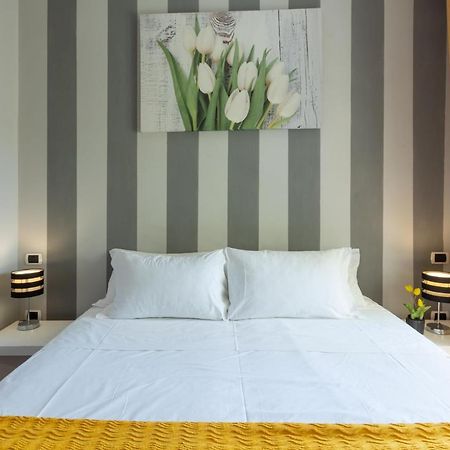 Bed And Breakfast Del Fiore 칼리아리 외부 사진