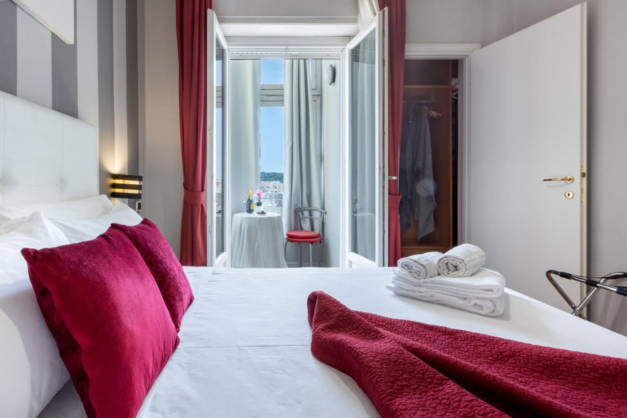 Bed And Breakfast Del Fiore 칼리아리 외부 사진
