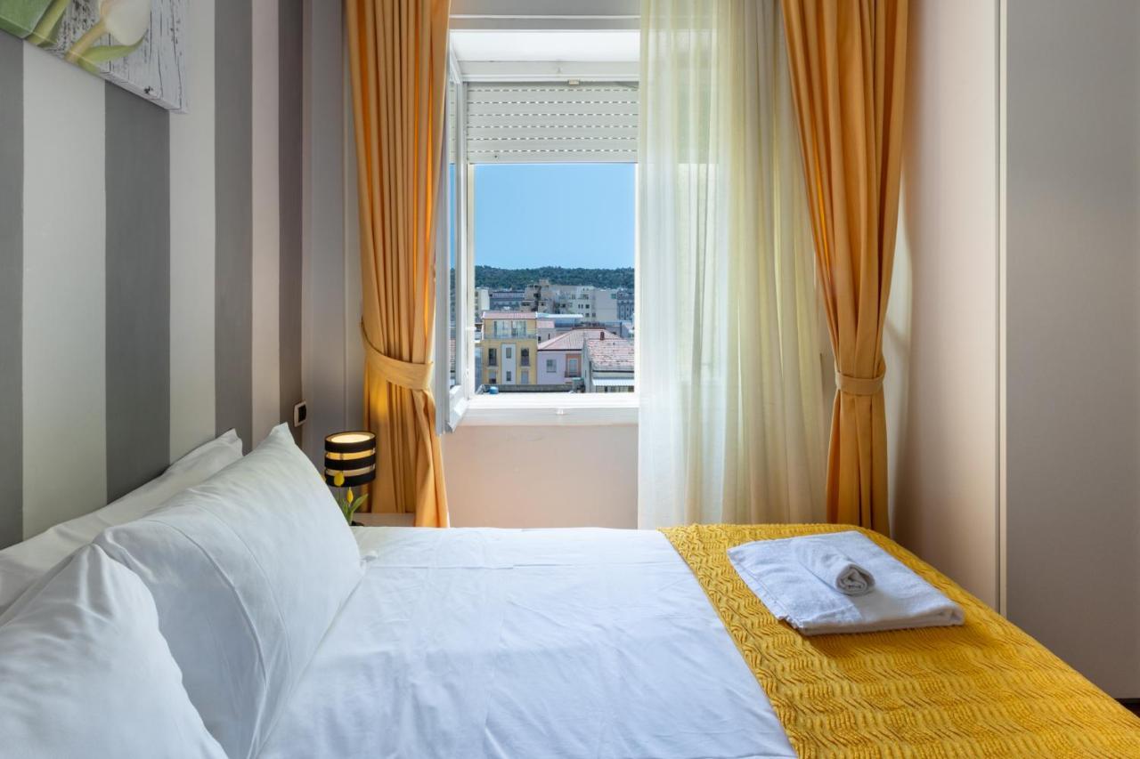 Bed And Breakfast Del Fiore 칼리아리 외부 사진