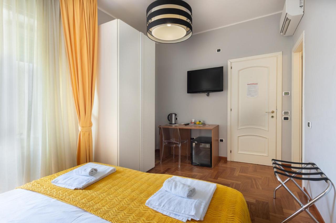 Bed And Breakfast Del Fiore 칼리아리 외부 사진
