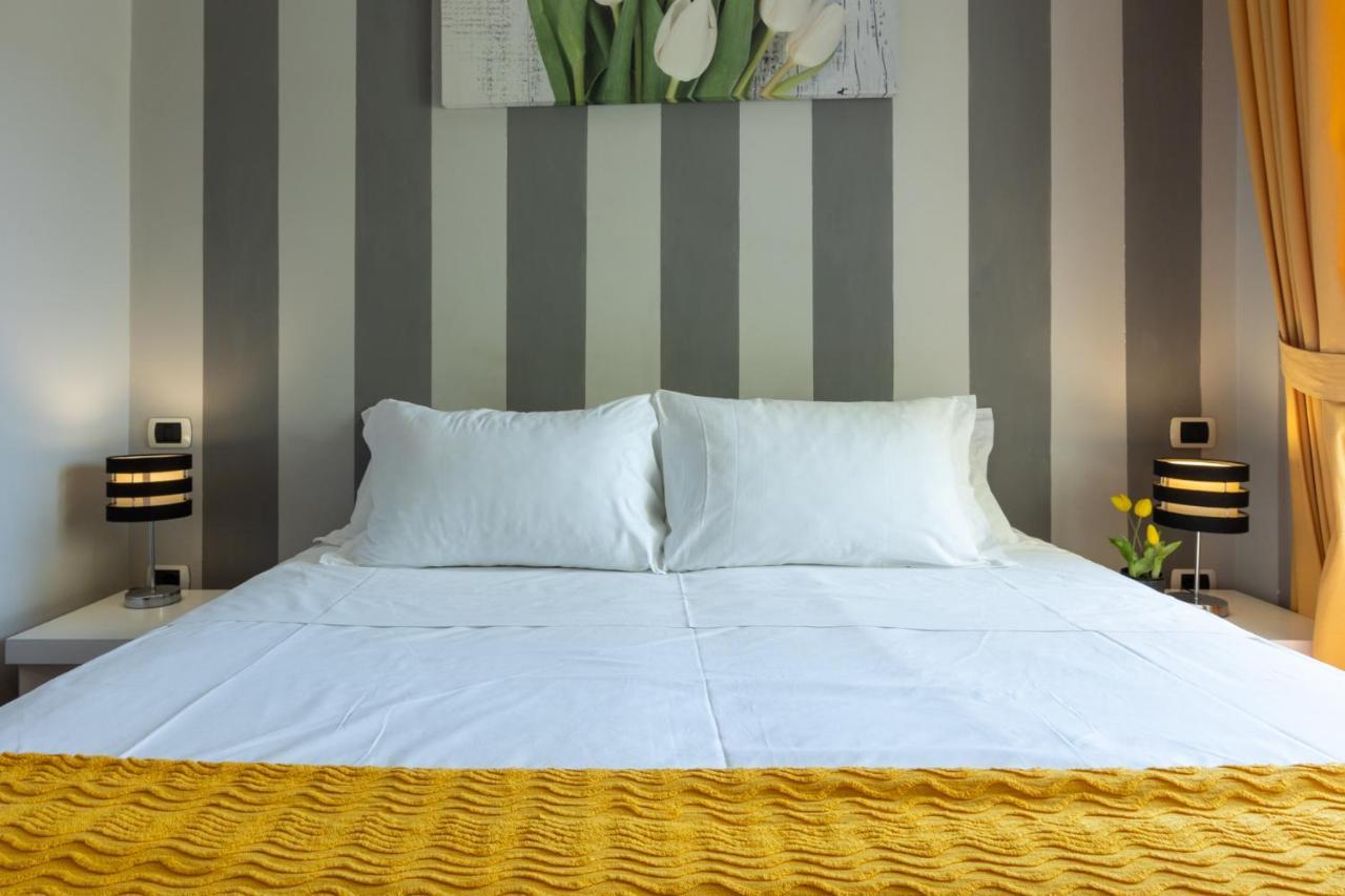 Bed And Breakfast Del Fiore 칼리아리 외부 사진