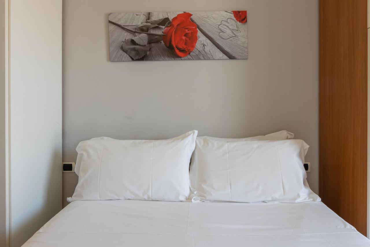 Bed And Breakfast Del Fiore 칼리아리 외부 사진