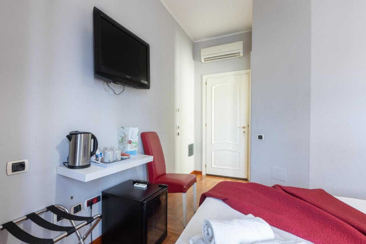 Bed And Breakfast Del Fiore 칼리아리 외부 사진
